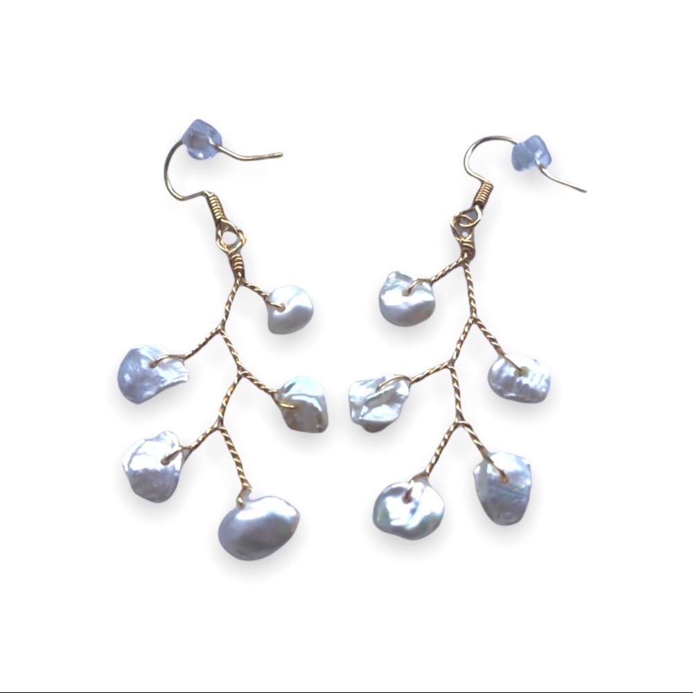Freshwater baroque pearl and gold wire earrings (Kathleen Dennison)